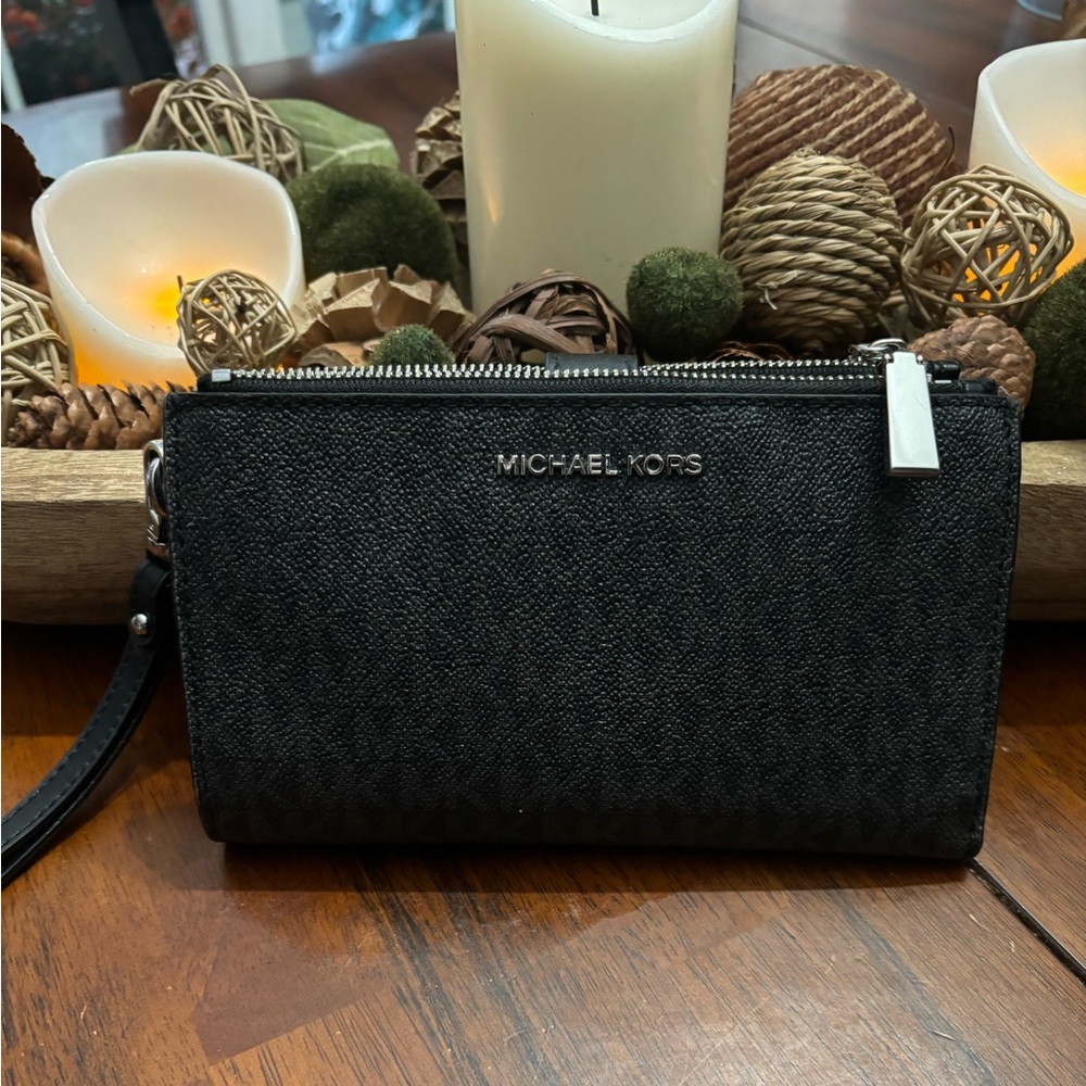 Michael Kors phone wallet